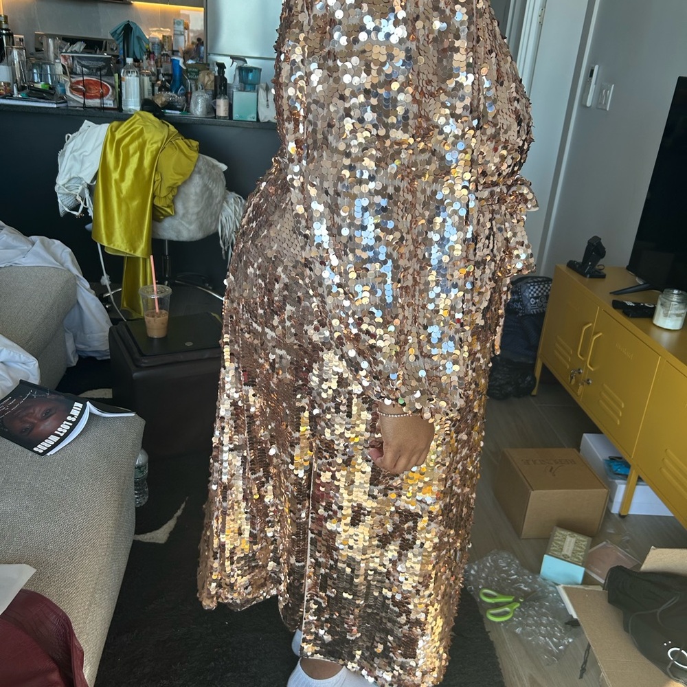 ASOS edition Curve batwing sequin wrap midi dress in gold - Picture 8 of 12